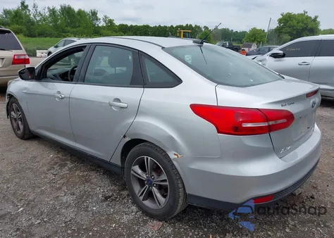 2018 Ford Focus Se z USA, uszkodzony, nr VIN 1FADP3FE1JL235501